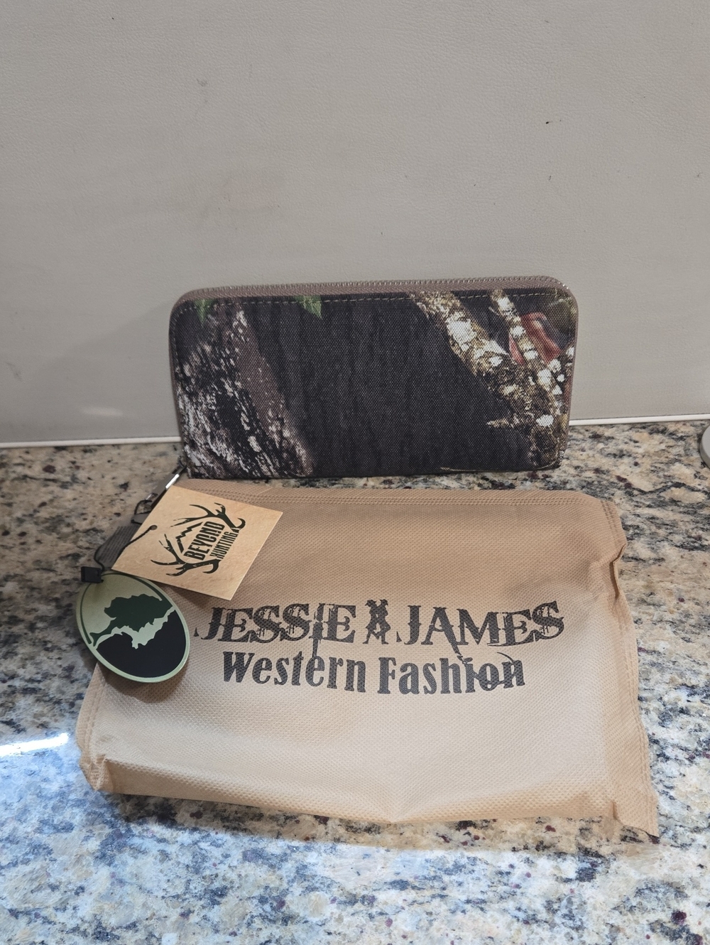 Mossy Oak Camo Zip Wallet - Brown, Green, Black